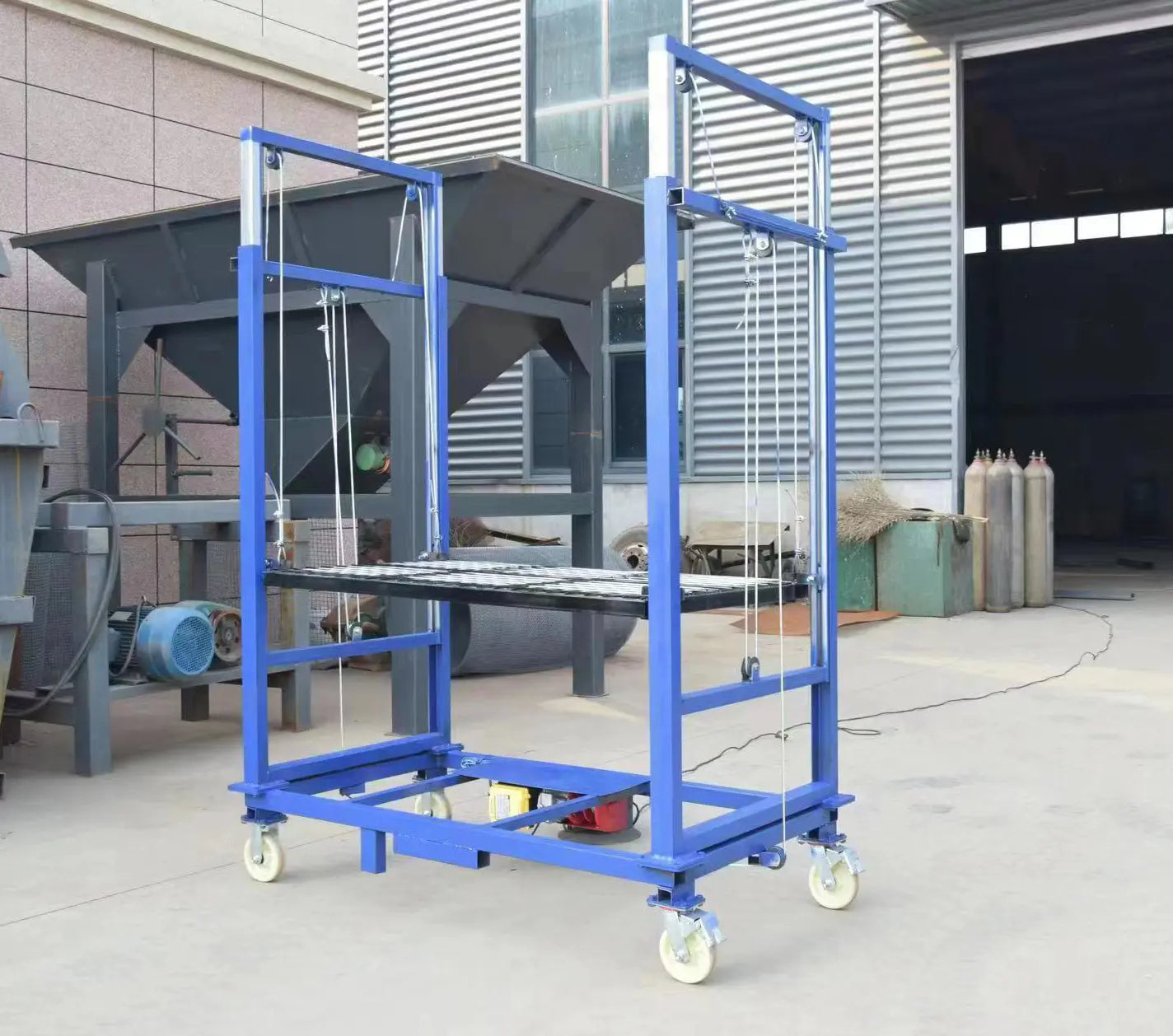 Foldable Electric Scaffolding Lift Platform for Home Use (1102 lb Load)